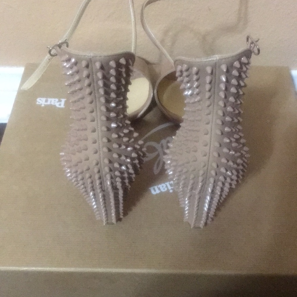 Christian Louboutin Trezanita 70 patent nude 38